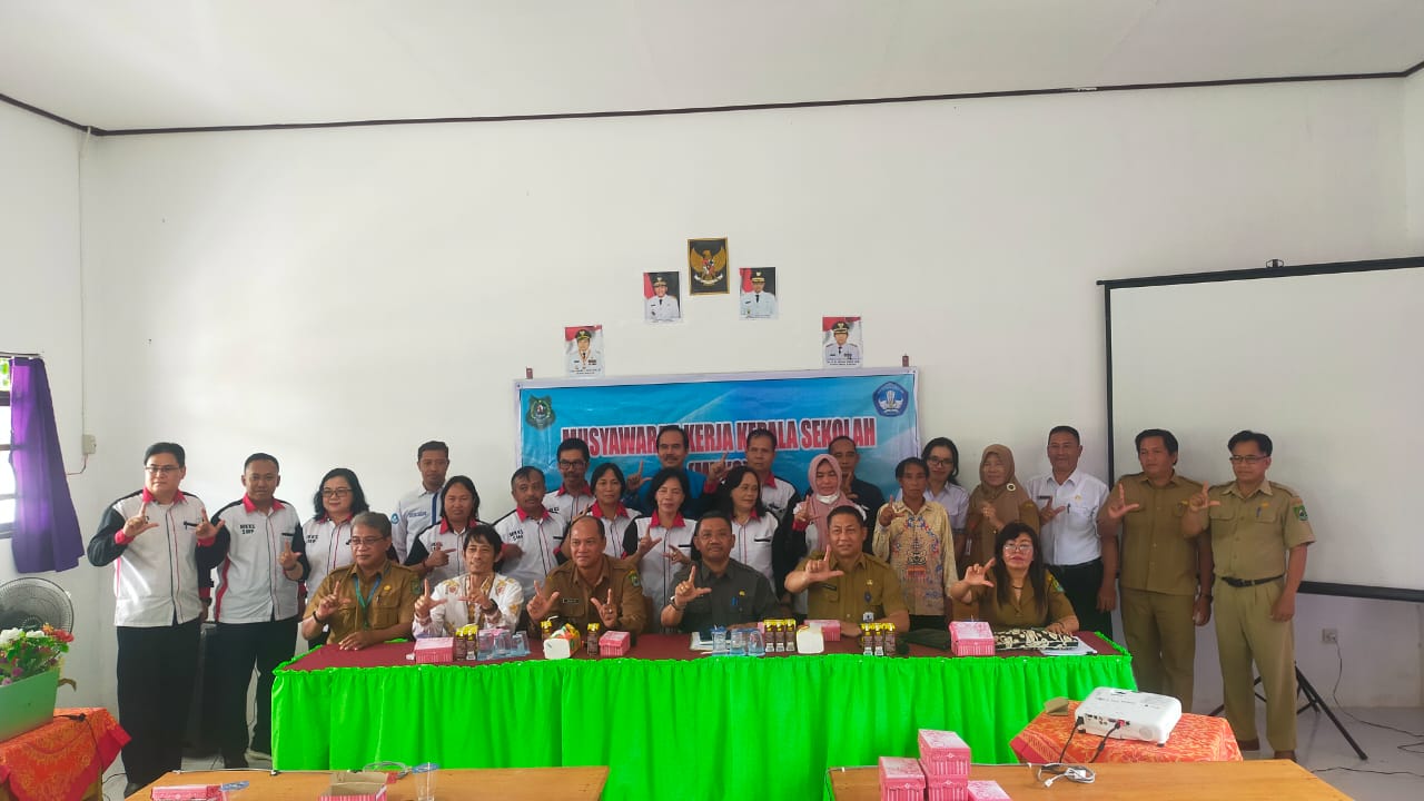 Hadiri MKKS SMP, Ini Pesan Kadisdik Kapuas