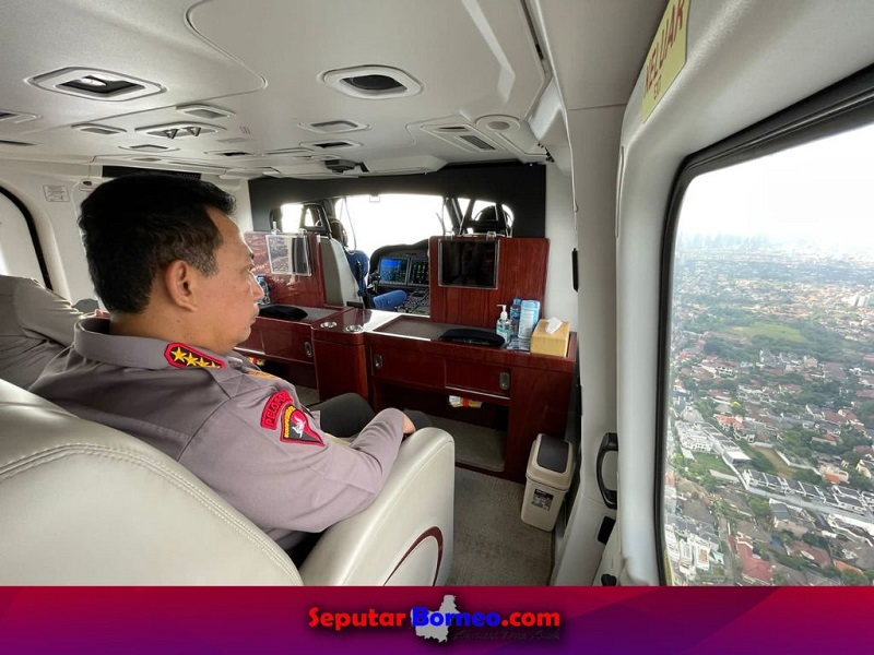 Kapolri Pantau Arus Mudik Jalan Tol dan Arteri Lewat Udara