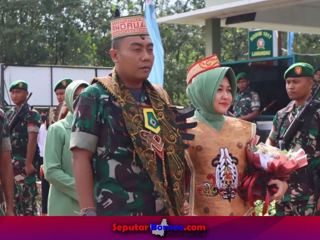 Dandim 1017 Lamandau Disambut Tarian Adat Dayak dan Pedang Pora