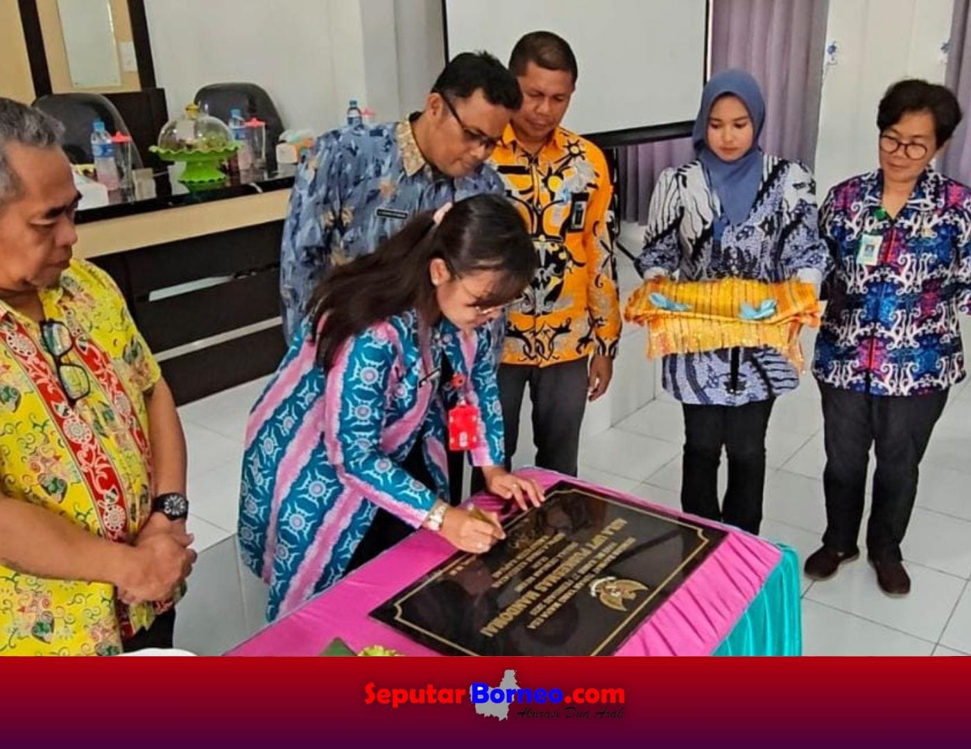 Kadinkes Resmikan Aula Puskesmas Mandomai