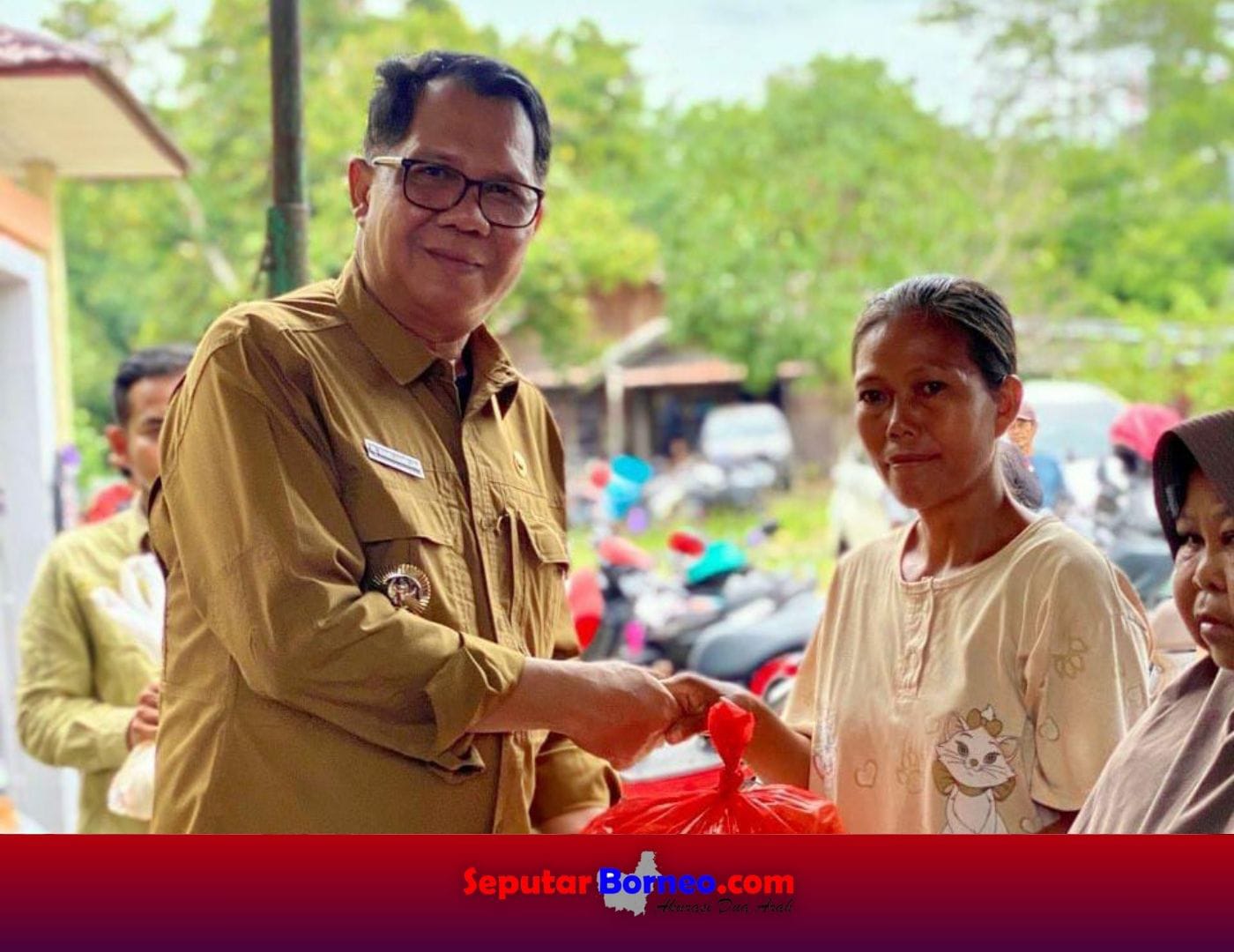 Pj. Bupati Kapuas H. Darliansjah Buka Pasar Murah di Kecamatan Mantangai