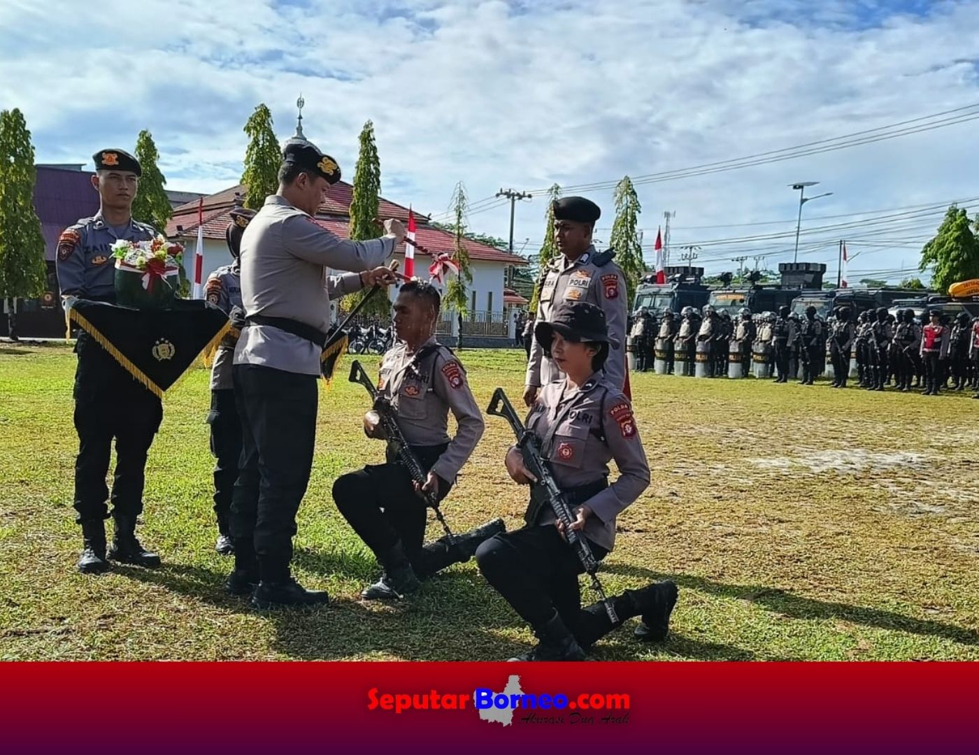 Kapolda Kalteng, Irjen Pol Iwan Kurniawan memimpin tradisi pembaretan angkatan Bintara 52 dan Polwan 56. (FOTO:SEPUTAR BORNEO)