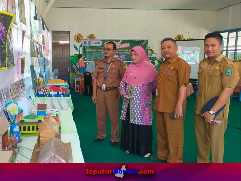 Disdik Kapuas Apresiasi Hasil Karya Anak-Anak TK Pembina