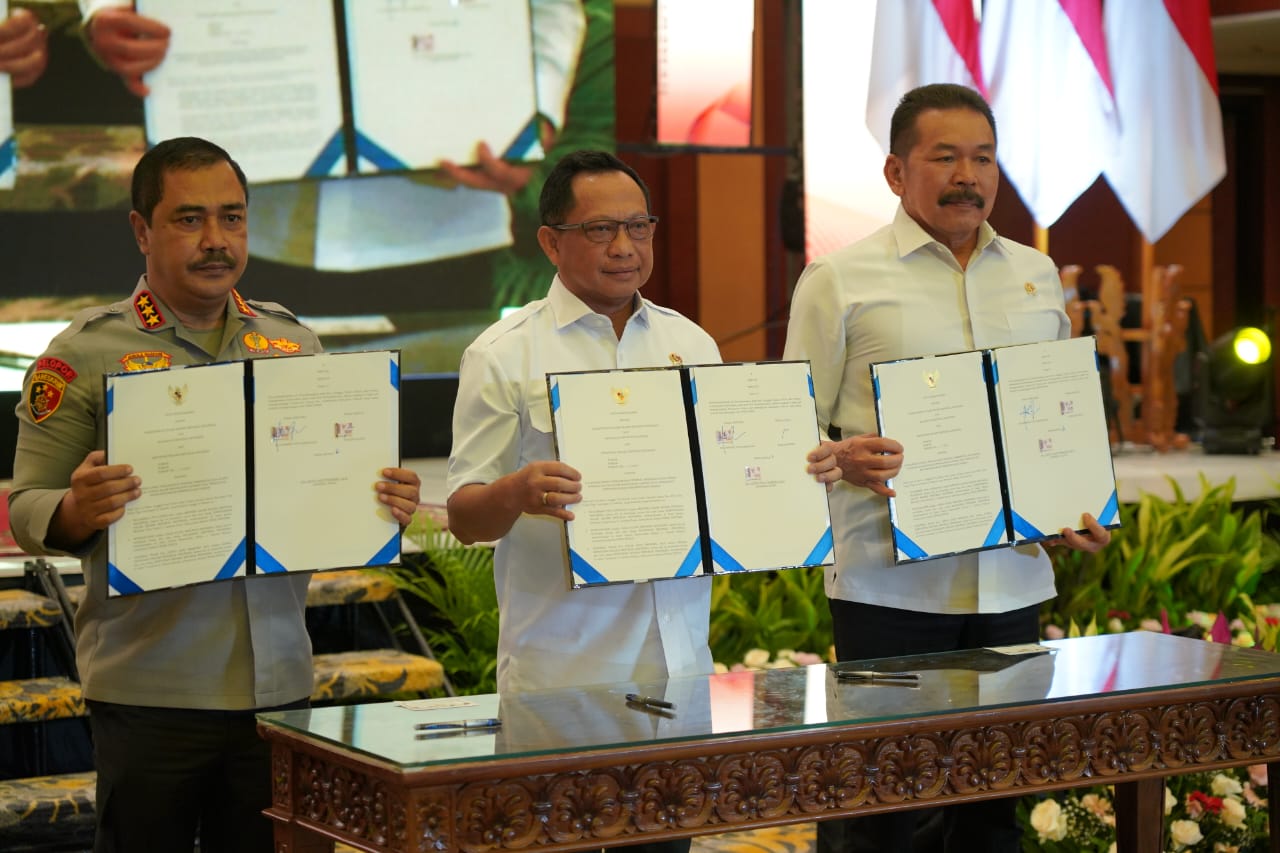Kejagung, Mendagri dan Polri Tandatangani Nota Kesepahaman