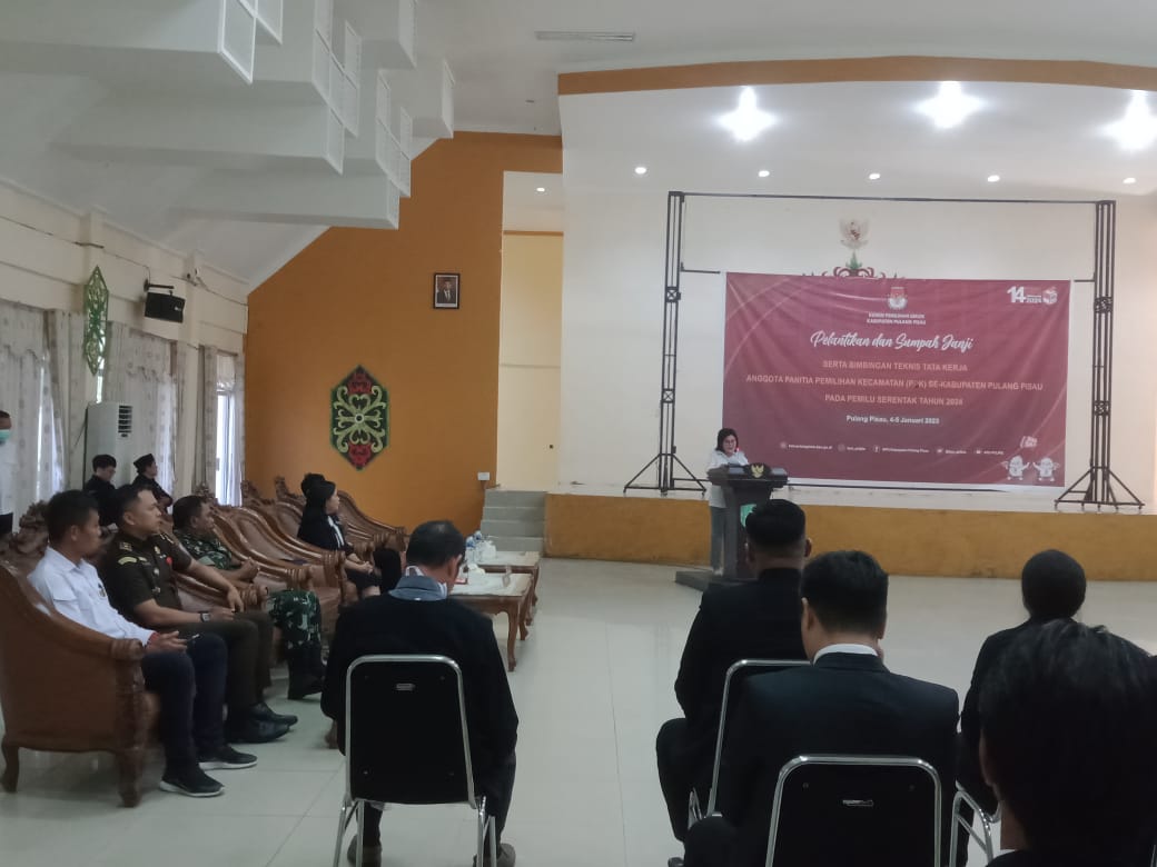 Bupati Hadiri Pelantikan Anggota PPK se Kabupaten Pulang Pisau