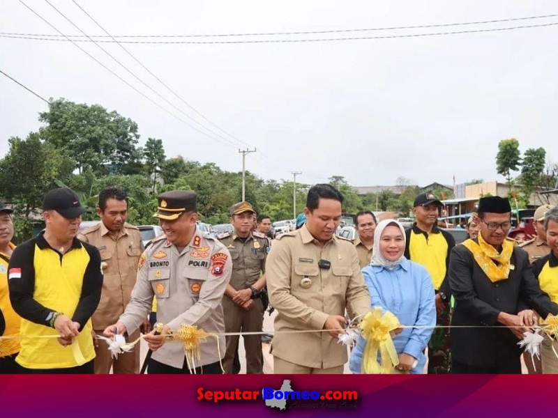 Bupati Lamandau Hendra Lesmana menghadiri sekaligus meresmikan Ruas Jalan Perigi - Beruta sepanjang 10,512 Km. (FOTO:ISTIMEWA)