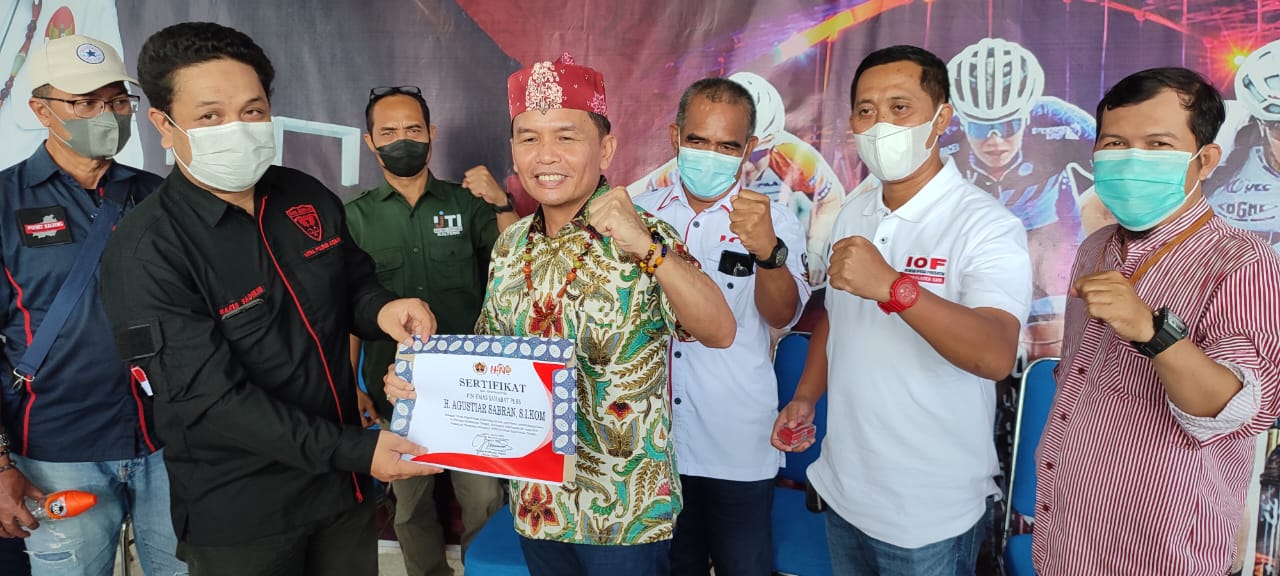 Agustiar Sabran Terima PIN Emas HPN 2022