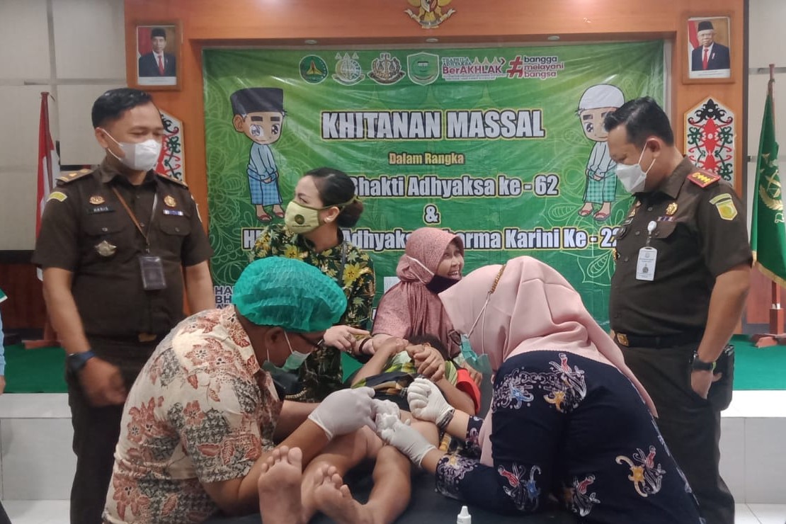 Kejari Pulpis Gelar Khitanan Massal Diikuti 35 Anak 
