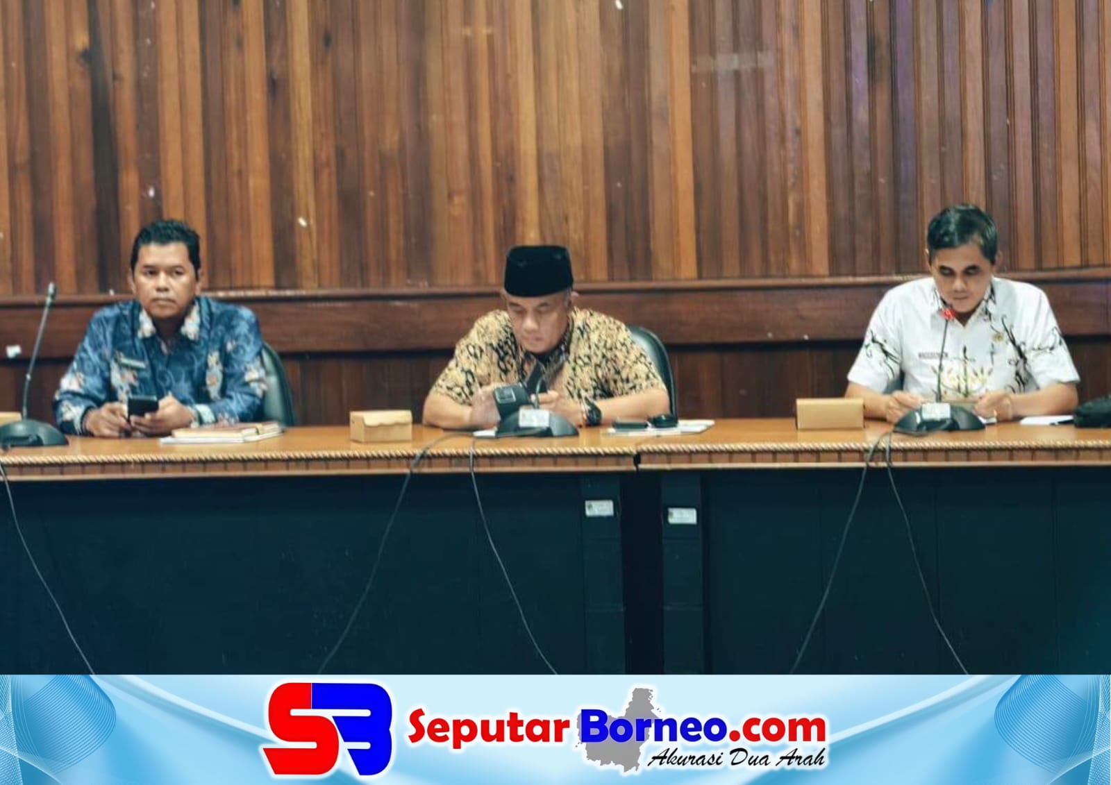Plt Asisten Administrasi Umum Setda Seruyan, H Sugian Noor mengikuti rapat Evaluasi Kinerja Indeks Pemerintahan Digital. (FOTO:ISTIMEWA)
