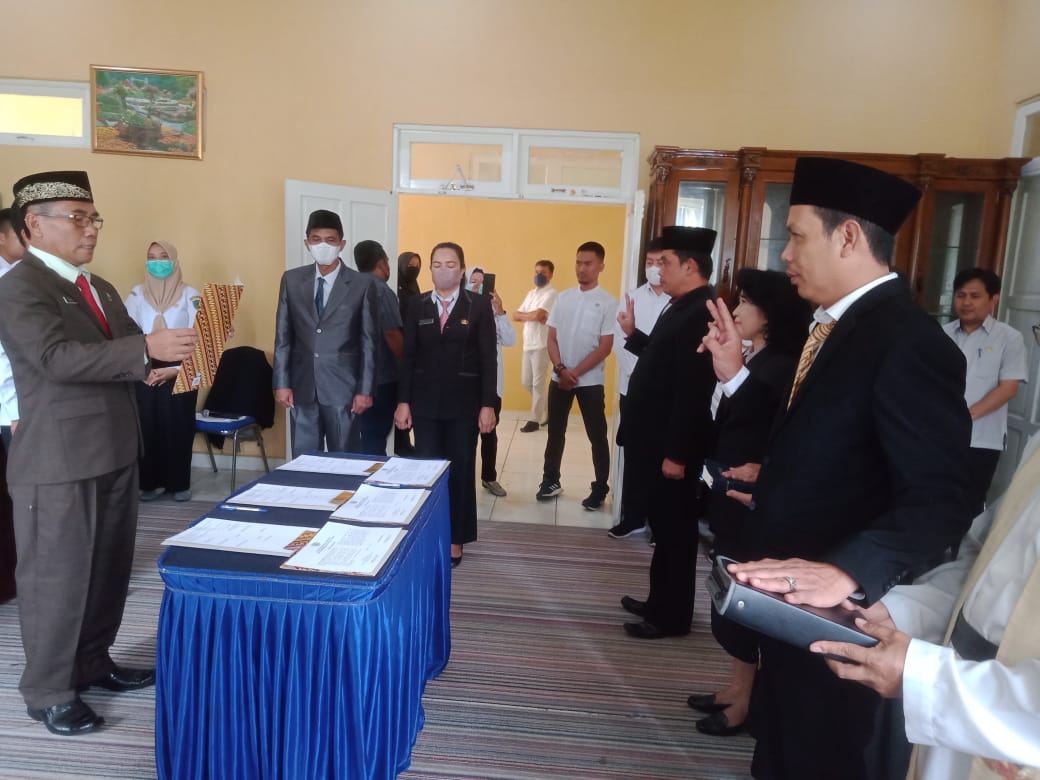 Tiga Pejabat Administrator Eselon III Disdukcapil Resmi Dilantik