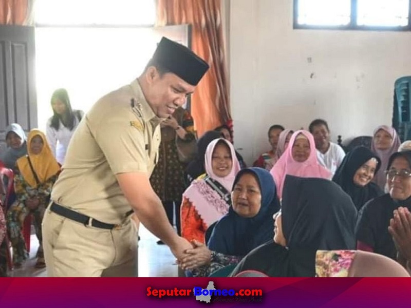 Bupati Salurkan Bantuan Beras kepada 2.673 KPM di Lamandau