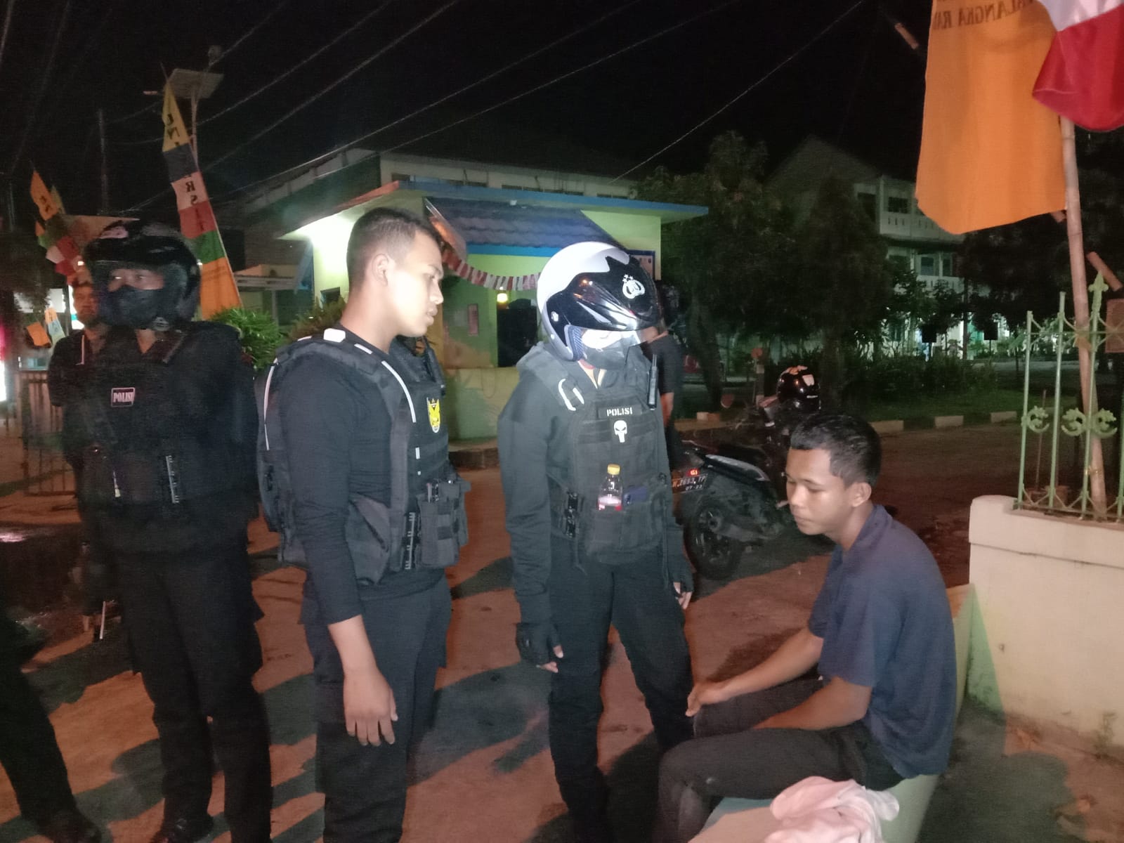 Hendak Kabur, Pembalap Liar Naas Malah Tabrak Polisi
