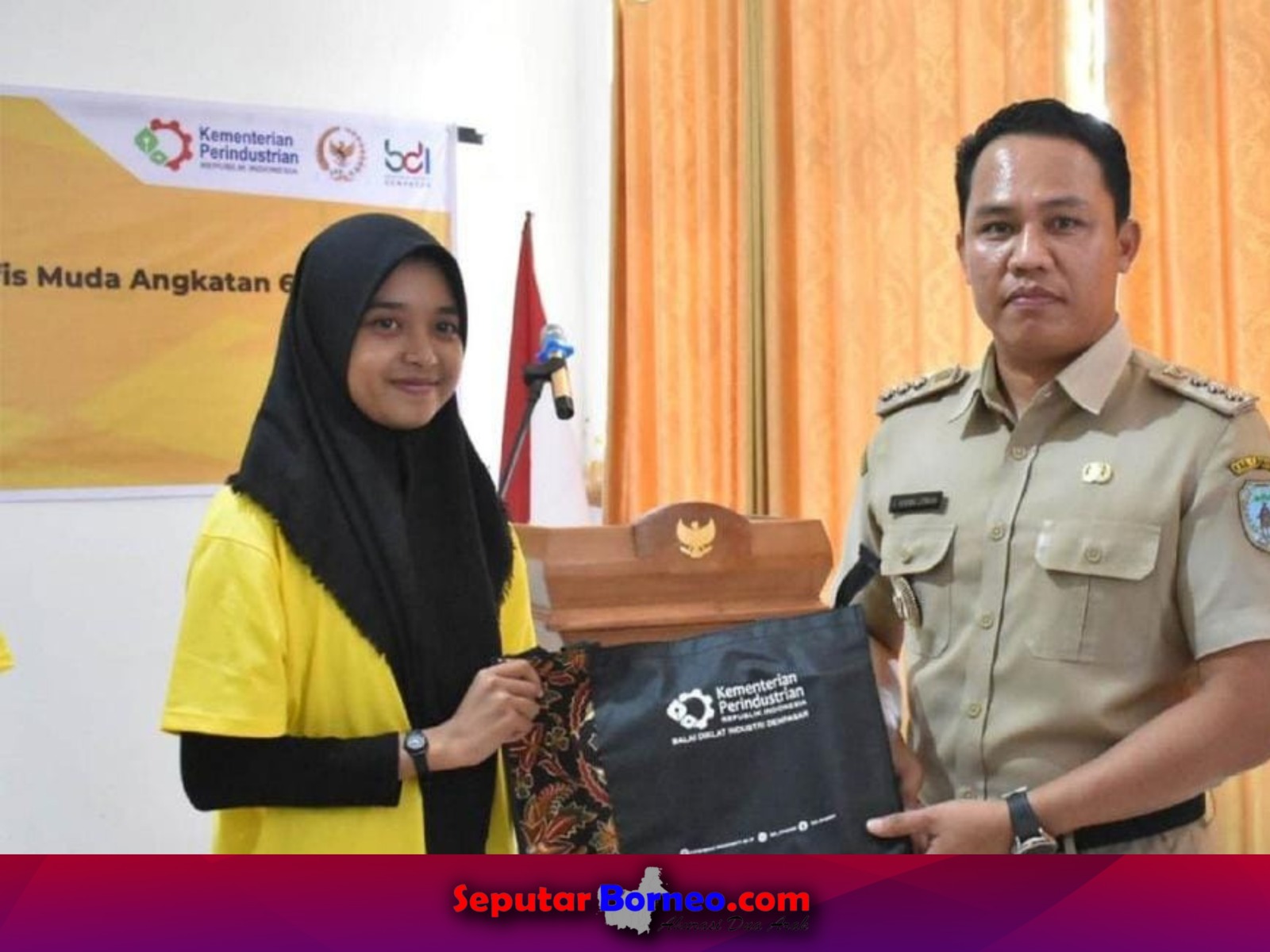Generasi Muda Lamandau Ikuti Pembinaan Keterampilan Desain Grafis