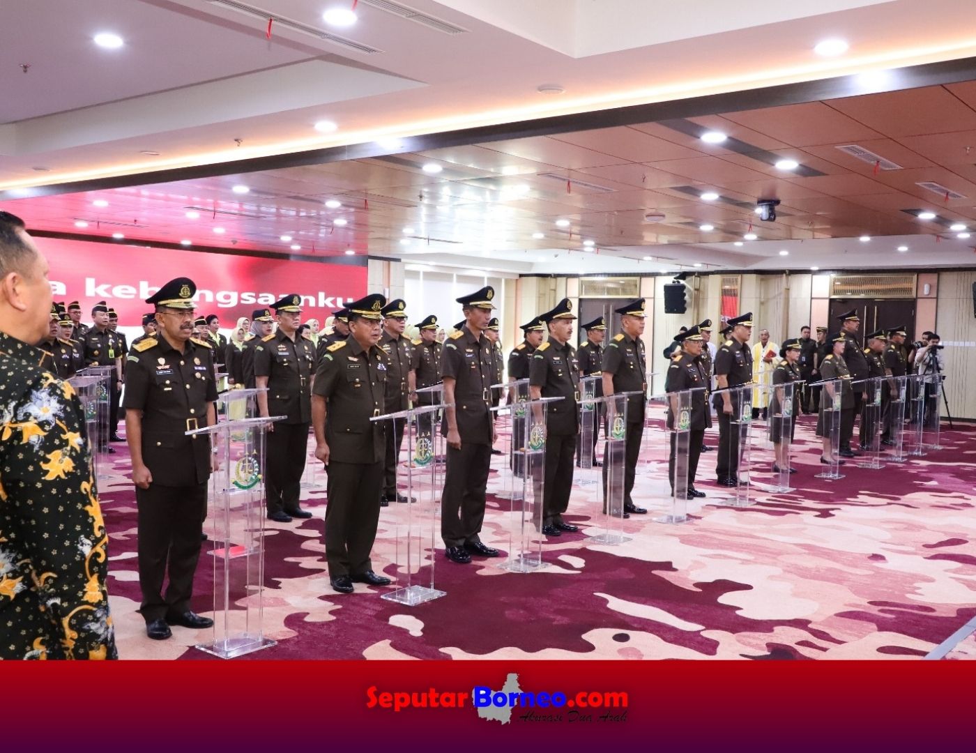 Kepala Kejaksaan Tinggi dan Eselon II di lingkungan Kejaksaan Agung mengikuti pelaksanaan pelantikan. (FOTO:ISTIMEWA)