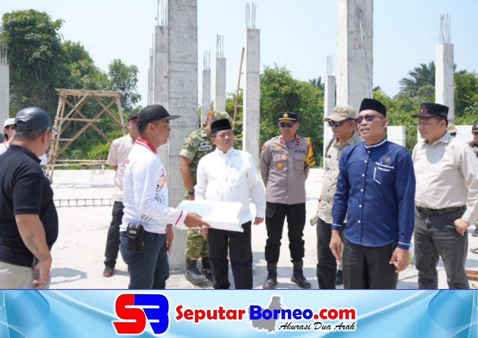 Bupati Kapuas Pantau Pembangunan Jalan dan Kantor Kecamatan Kapuas Barat