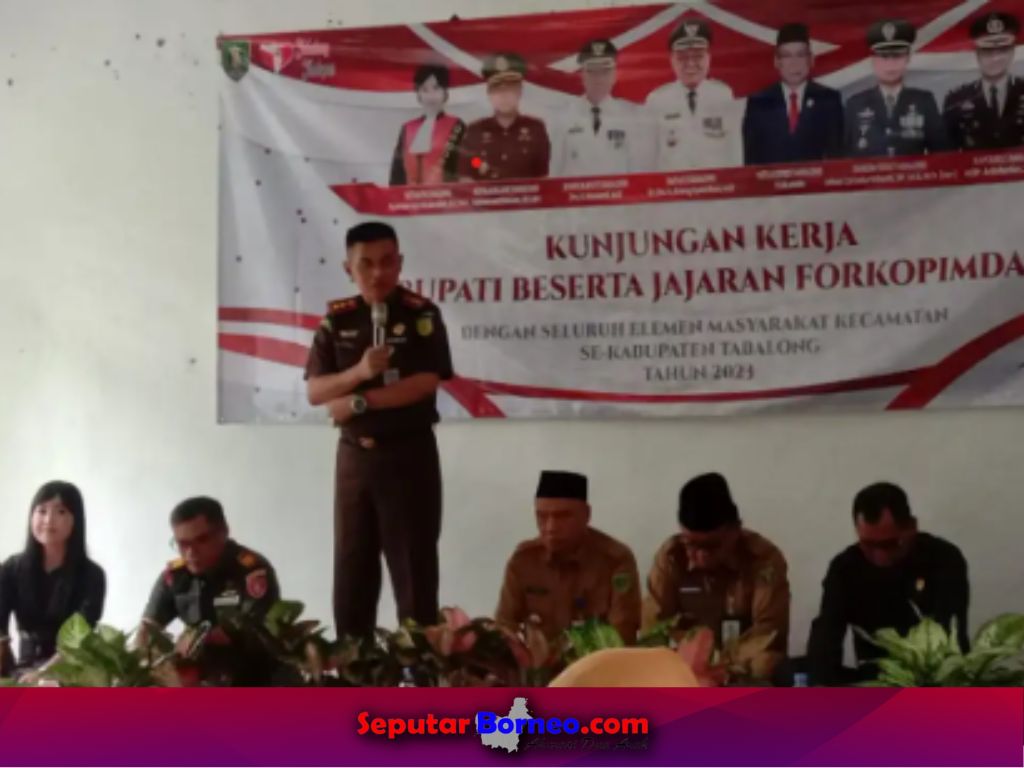 Kunker Bersama Bupati, Kajari Tabalong Berikan Penyuluhan Hukum Kepada Masyarakat