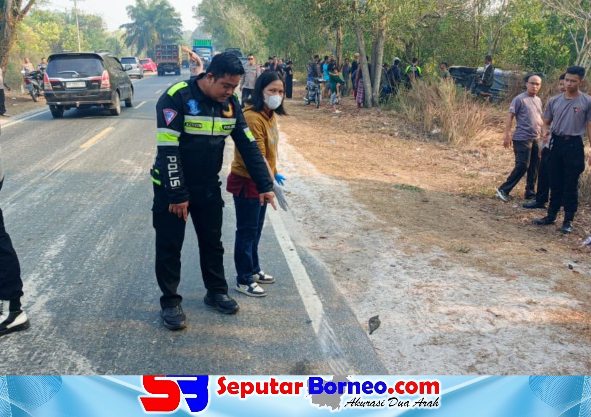 Diduga Microsleep, Avanza Anggota Polres Katingan Oleng Tabrak Motor