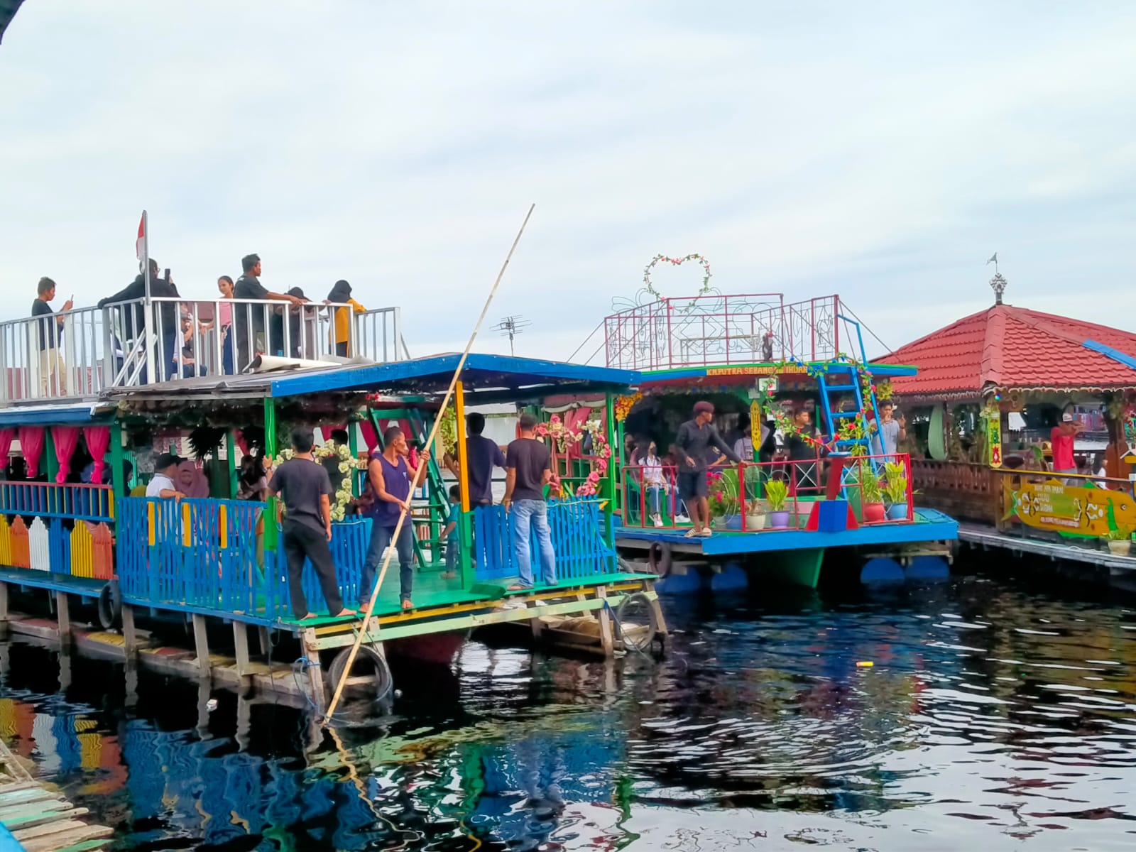 Liburan Tahun Baru, Masyarakat Palangka Raya Serbu Tempat Wisata