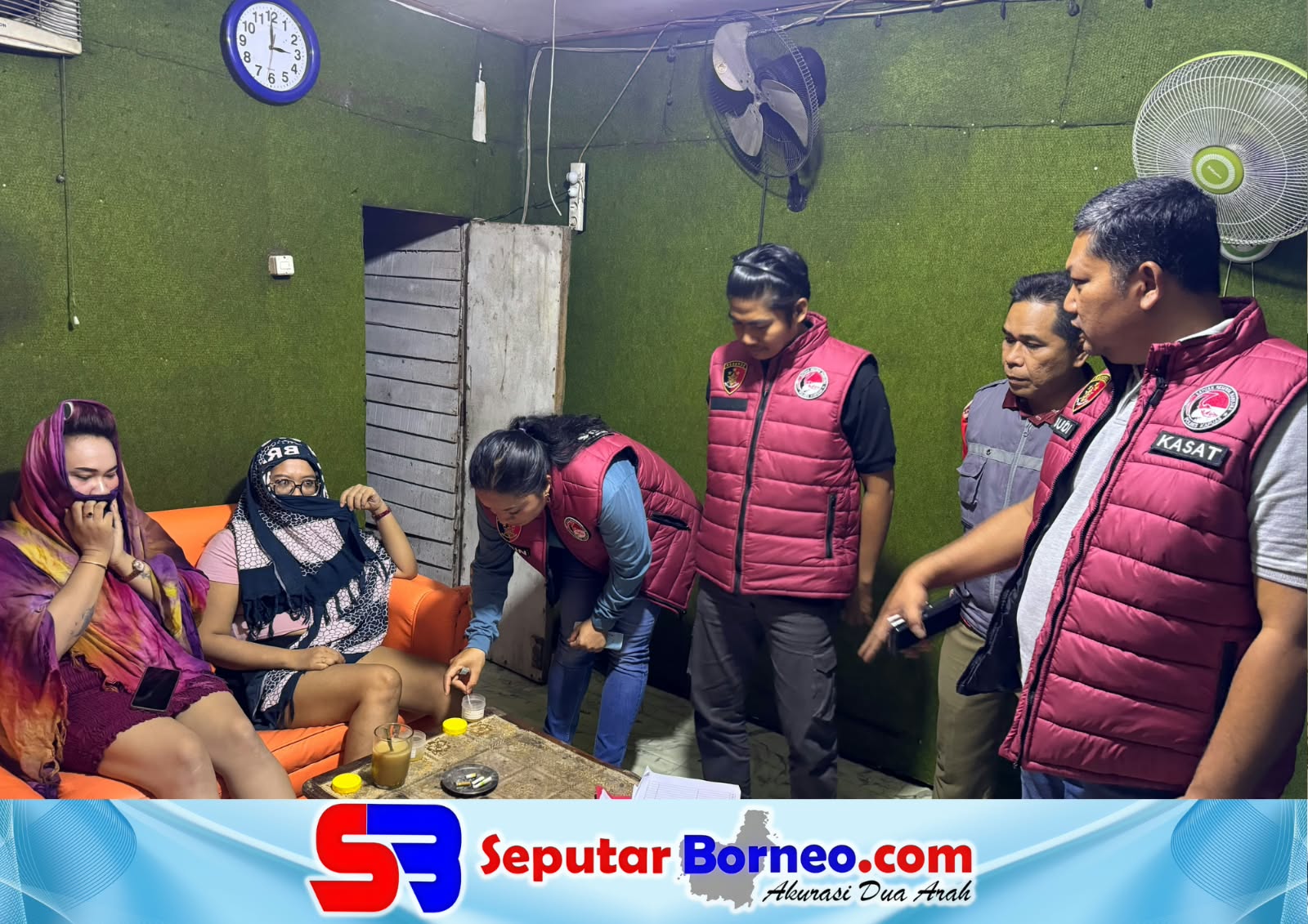Kasatnarkoba Polres Kapuas AKP Budi Utomo memimpin operasi bernafas narkoba, pada Rabu malam (21/10/2026). FOTO: HUMAS POLRES KAPUAS/SB