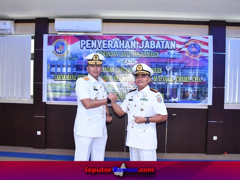 Salam komando Laksamana Pertama TNI Deni Herman dan Kolonel Laut (P) Agus Setyawan SH. (FOTO:ISTIMEWA)
