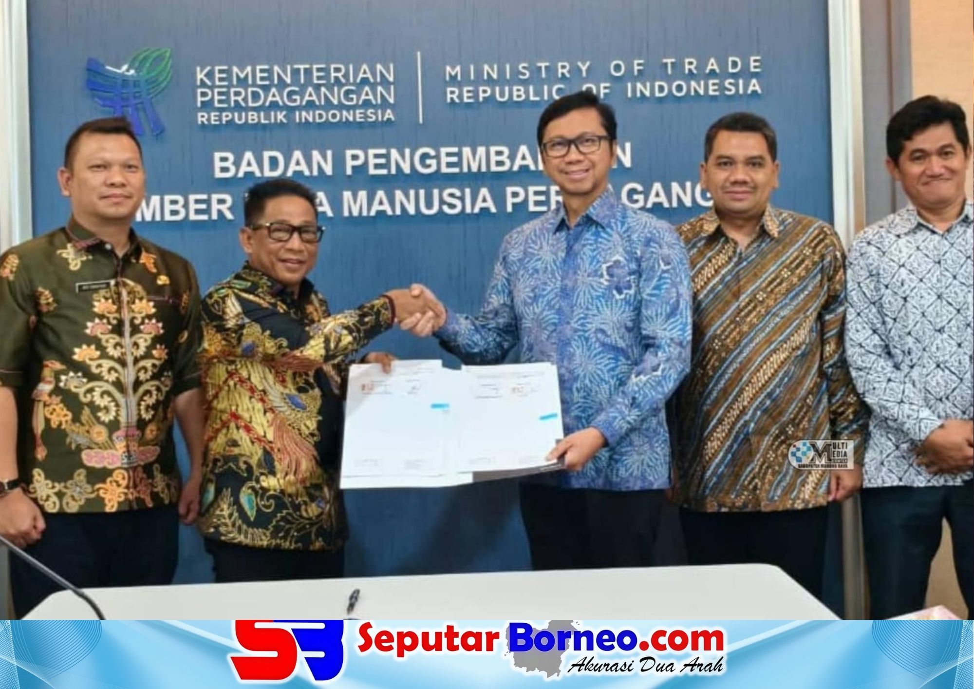 penandatanganan Kesepakatan Bersama antara Kepala Badan Pengembangan Sumber Daya Manusia Perdagangan Kementerian Perdagangan Republik Indonesia (Kemendag RI), Djatmiko Bris Witjaksono, dengan Bupati Murung Raya, Heriyus, di Jakarta, Jumat (28/8/2026).FOTO: ISTIMEWA/SB