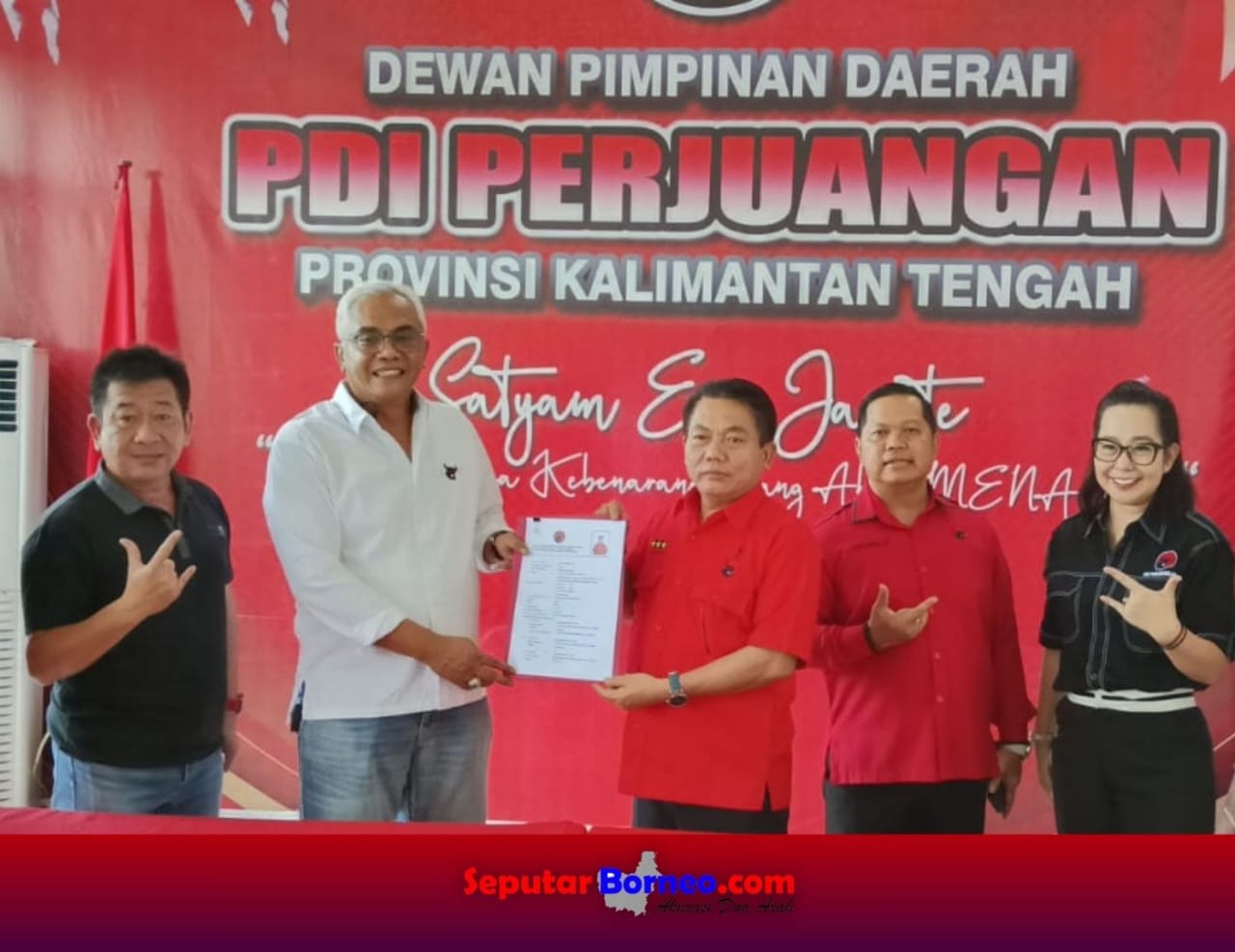 Maju Bupati Kapuas, Wiyatno Serahkan Berkas Kepada DPD PDIP