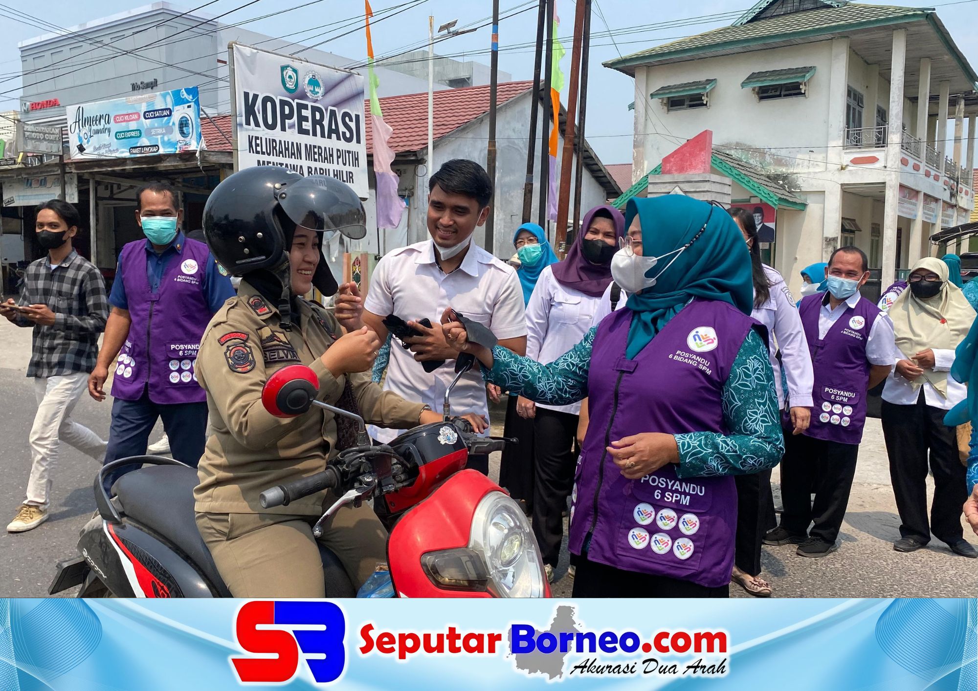 Ketua TP PKK Kotim Bagikan Masker kepada Masyarakat