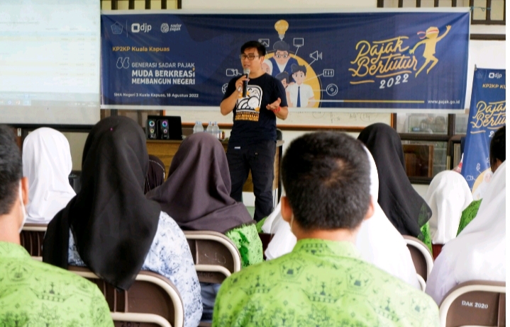 Kantor Pajak Kuala Kapuas Sambangi Sekolah