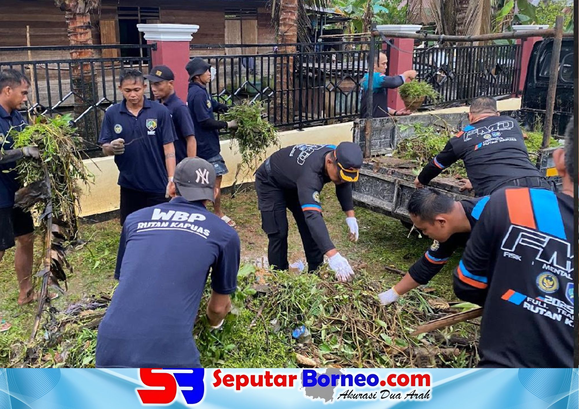 Jelang Ramadan, Rutan Kuala Kapuas Gelar Bakti Sosial Bersihkan Langgar